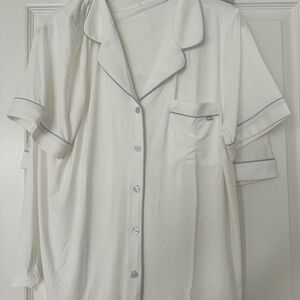 NEW Women's Cozy Earth White Pajama Set - M